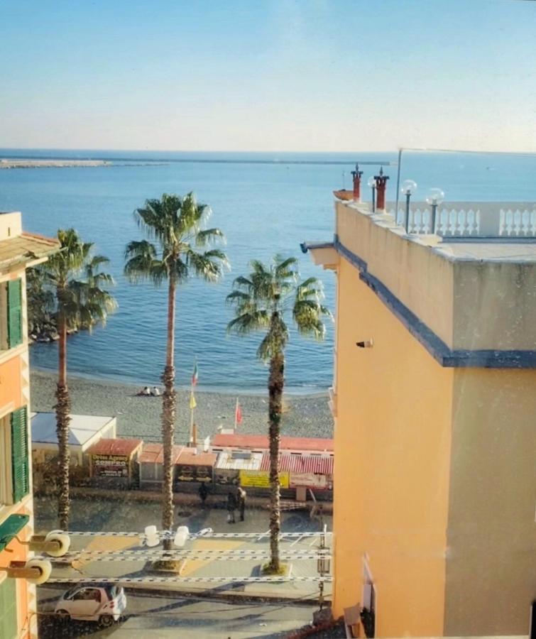 La Finestra Sull'Oasi Apartment Genoa Luaran gambar